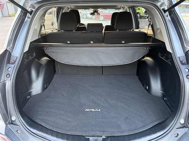 2017 Toyota RAV4 XLE photo 35