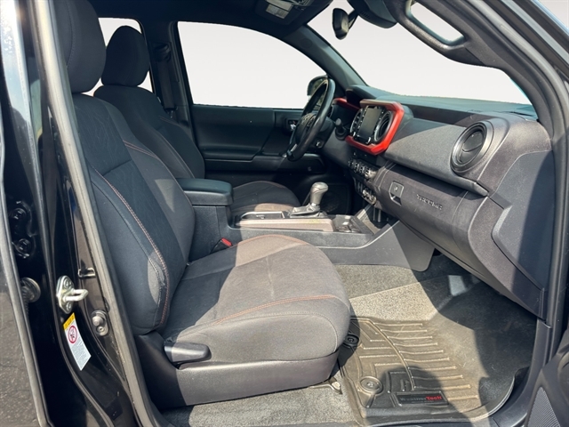 2020 Toyota Tacoma 4x4 TRD photo 15