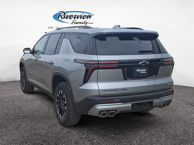 2025 Chevrolet Traverse Z71 photo 3