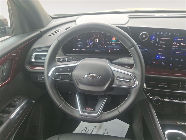 2025 Chevrolet Traverse Z71 photo 12