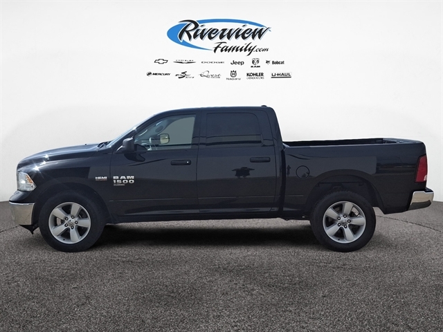 2022 Ram 1500 SLT photo 2