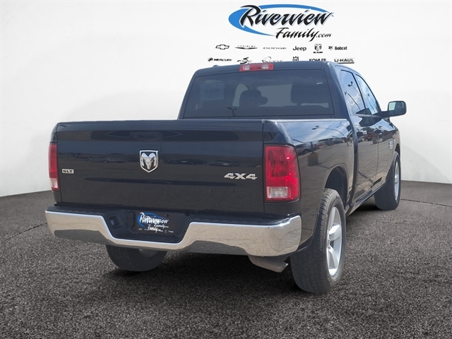 2022 Ram 1500 SLT photo 5