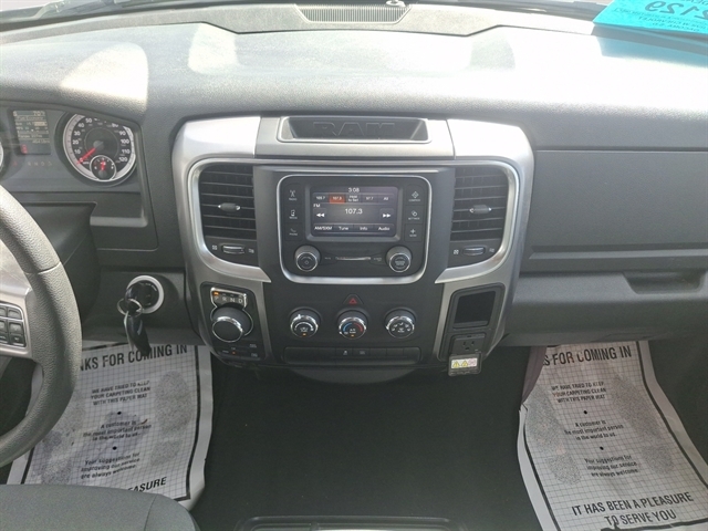 2022 Ram 1500 SLT photo 11