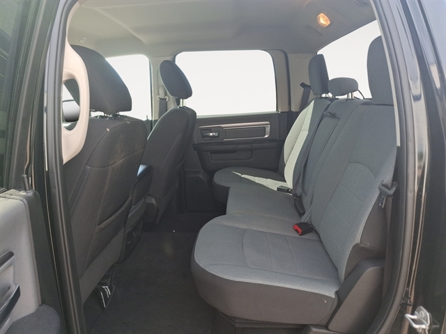 2022 Ram 1500 SLT photo 13