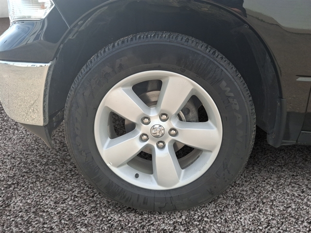 2022 Ram 1500 SLT photo 14