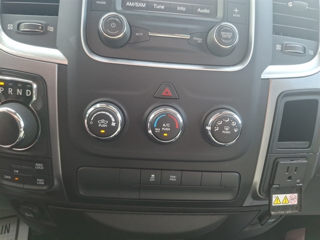 2022 Ram 1500 SLT photo 21