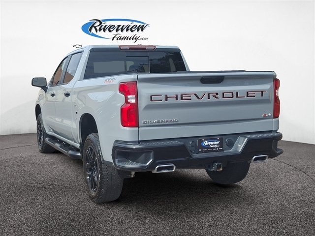 2024 Chevrolet Silverado 1500 LT Trail Boss photo 3