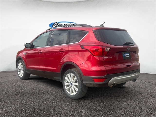 Used 2019 Ford Escape SEL with VIN 1FMCU9HD0KUC48754 for sale in Chamberlain, SD