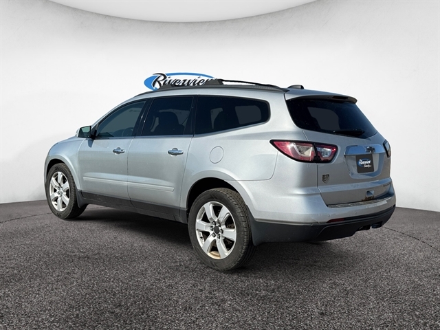 Used 2016 Chevrolet Traverse 1LT with VIN 1GNKRGKD4GJ186418 for sale in Chamberlain, SD