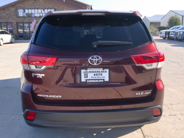 2019 Toyota Highlander XLE photo 2