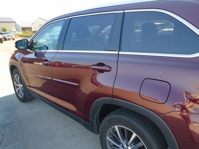 2019 Toyota Highlander XLE photo 6