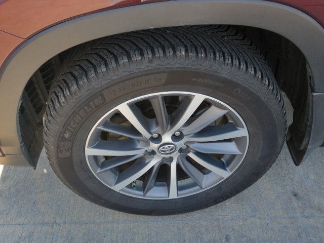 2019 Toyota Highlander XLE photo 9