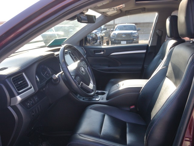 2019 Toyota Highlander XLE photo 11