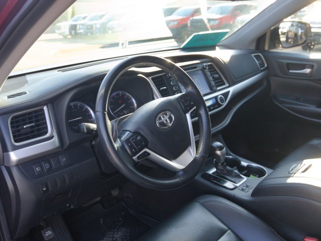 2019 Toyota Highlander XLE photo 12