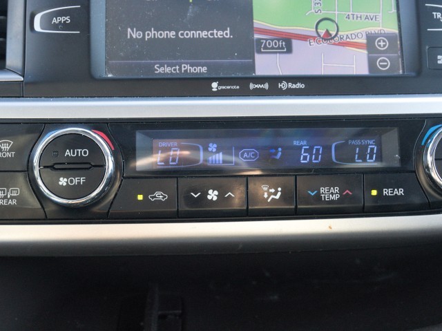 2019 Toyota Highlander XLE photo 21