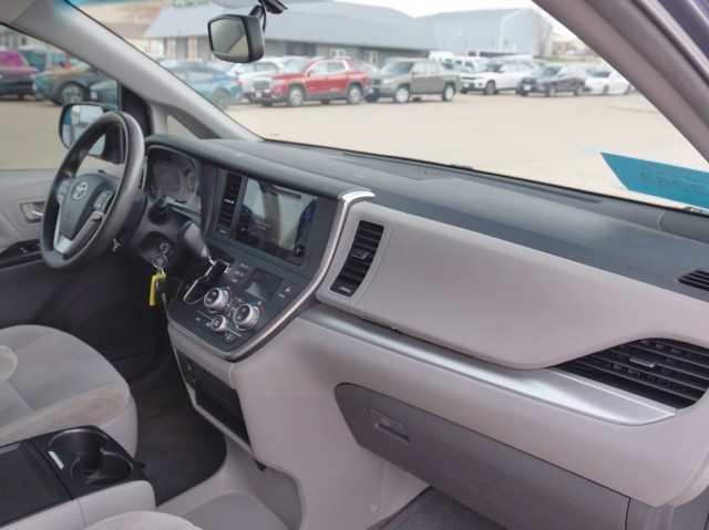 2015 Toyota Sienna LE