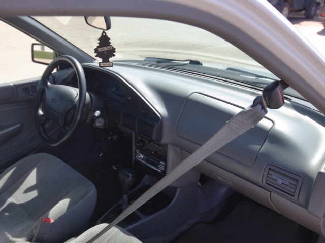 1995 Ford Escort's photo