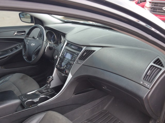 2013 Hyundai Sonata SE I4 A/T's photo