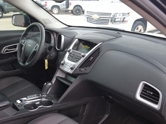 2016 Chevrolet Equinox LS's photo