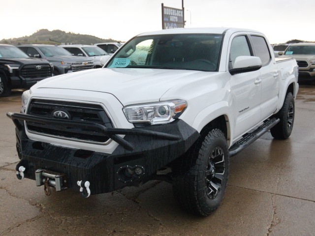 2023 Toyota Tacoma SR5 Double Cab 4WD V6 Auto Short Bed's photo
