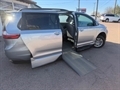 2017 Toyota Sienna XLE - Photo 6