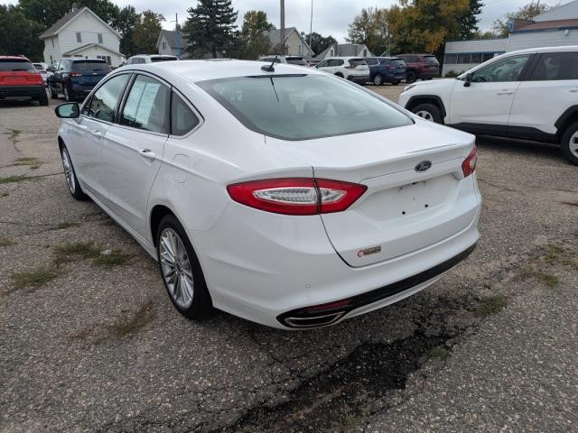 2016 Ford Fusion SE photo 3