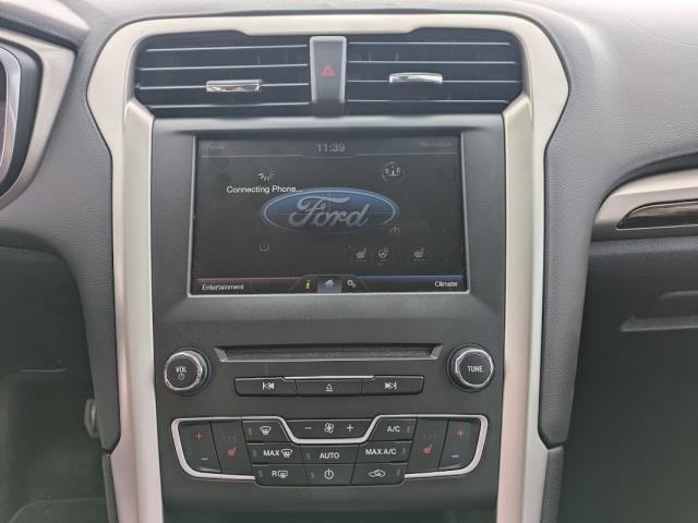 2016 Ford Fusion SE photo 6