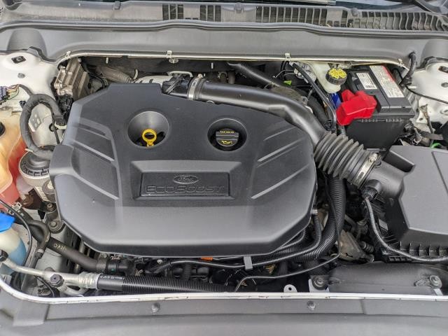 2016 Ford Fusion SE photo 9
