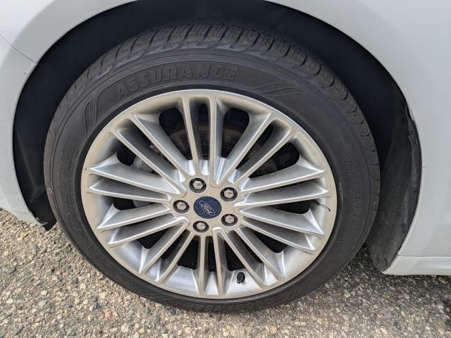 2016 Ford Fusion SE photo 10
