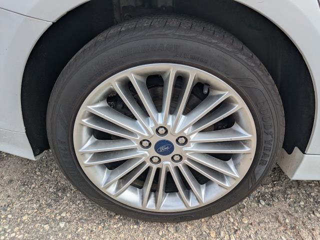 2016 Ford Fusion SE photo 12