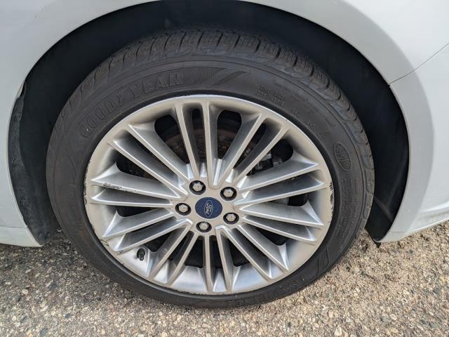 2016 Ford Fusion SE photo 13