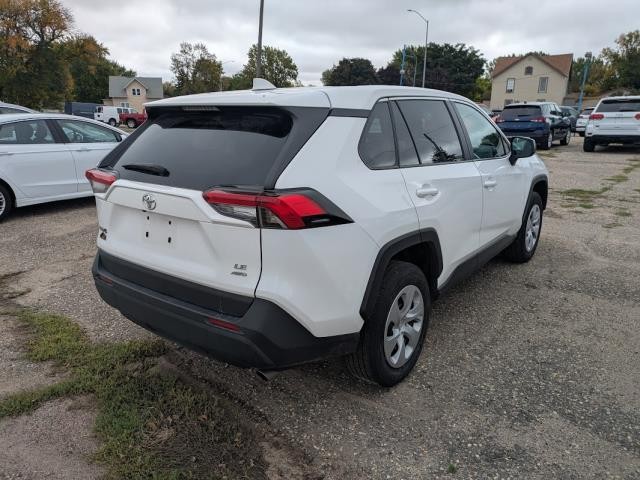 2024 Toyota RAV4 LE photo 3