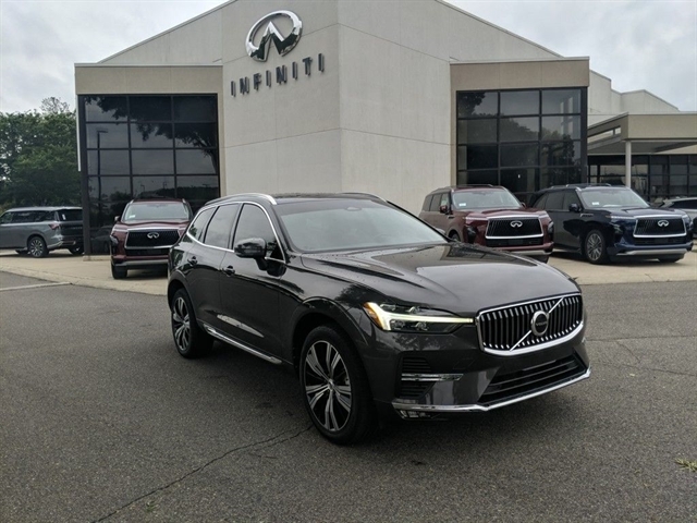 2022 VOLVO XC60