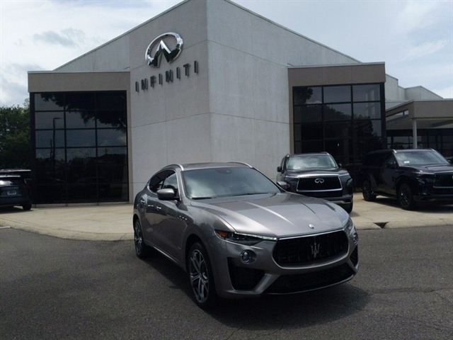 2020 MASERATI LEVANTE