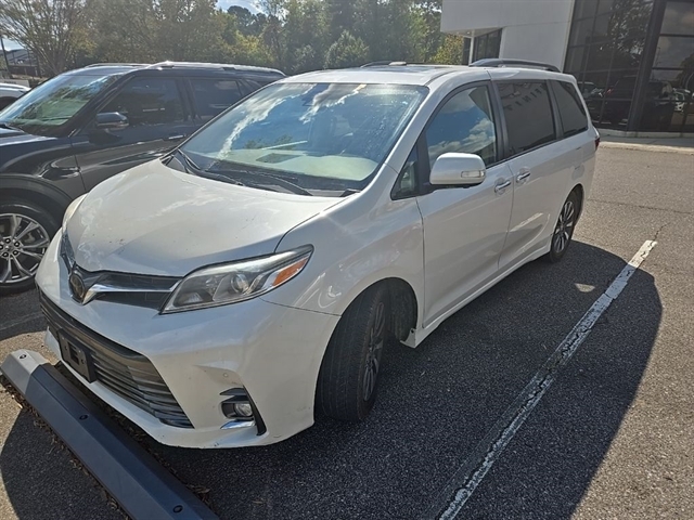 2019 TOYOTA SIENNA