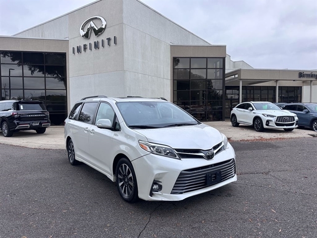 2019 TOYOTA SIENNA