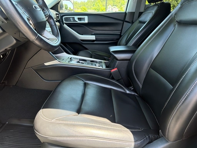 2021 Ford Explorer XLT - Photo 17
