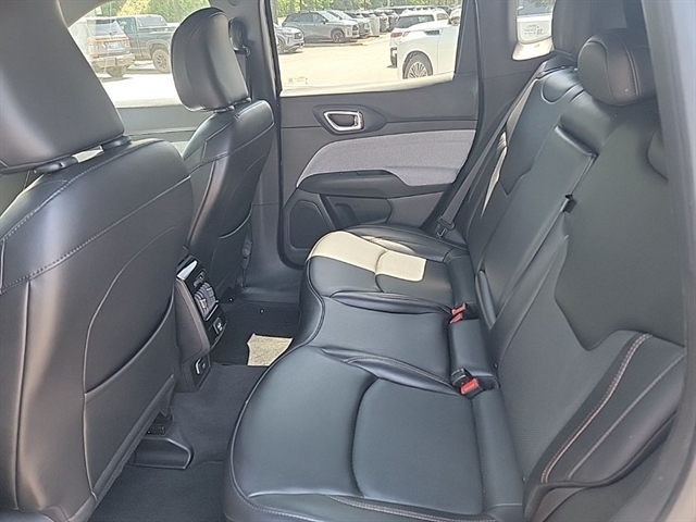 2023 Jeep Compass Latitude Lux - Photo 16