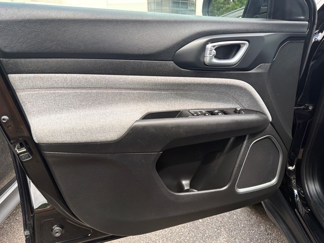 2023 Jeep Compass Latitude Lux - Photo 35