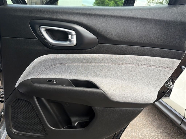 2023 Jeep Compass Latitude Lux - Photo 39
