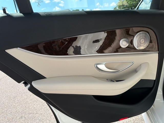 2023 Mercedes-Benz E-Class E350 - Photo 30