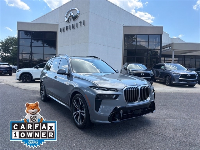 2023 BMW X7 40i