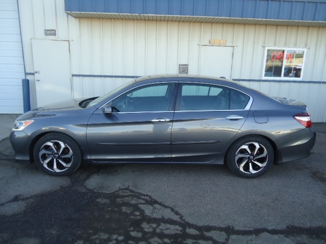 2016 Honda Accord EX-L - Photo 30