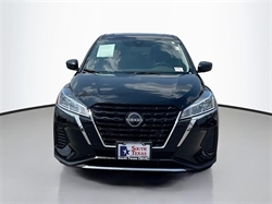 2024 NISSAN KICKS