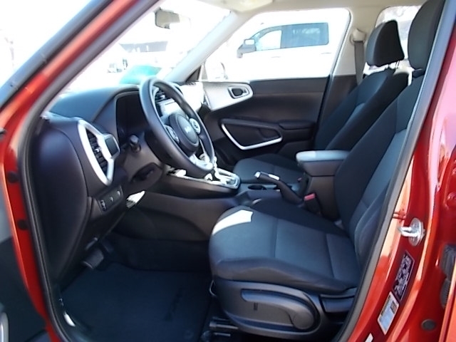 2022 Kia Soul LX - Photo 9