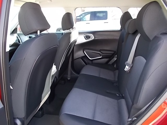 2022 Kia Soul LX - Photo 17