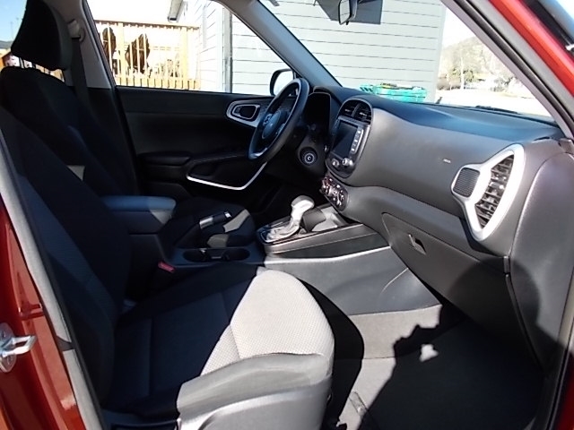 2022 Kia Soul LX - Photo 19