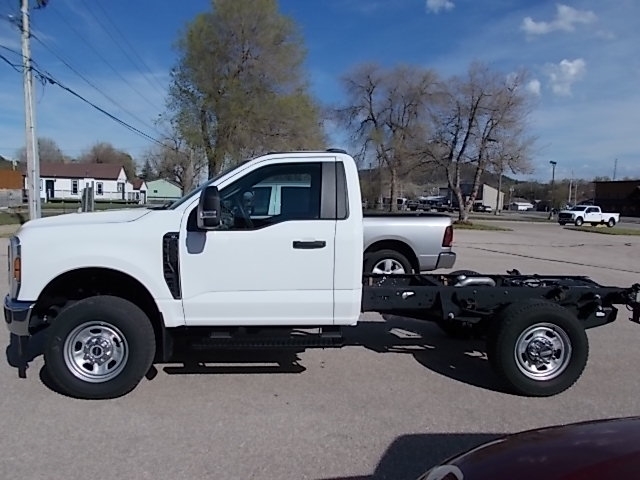 2024 Ford F-350 Super Duty Chassis Cab