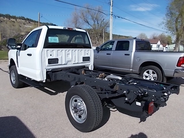 2024 Ford F-350 Super Duty Chassis Cab XL - Photo 8