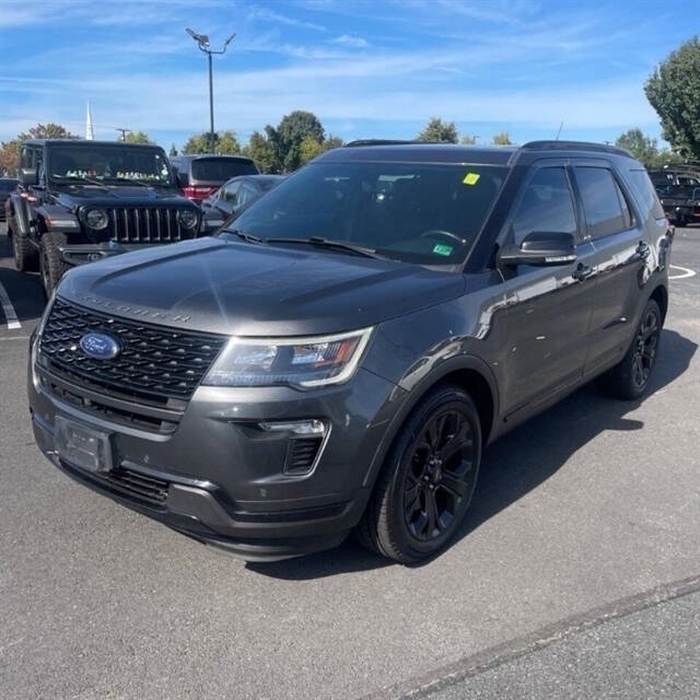 2019 Ford Explorer Sport's photo